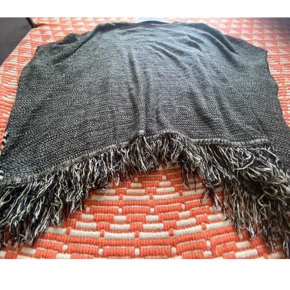 Aztec style Coverup - Picture 3 of 3